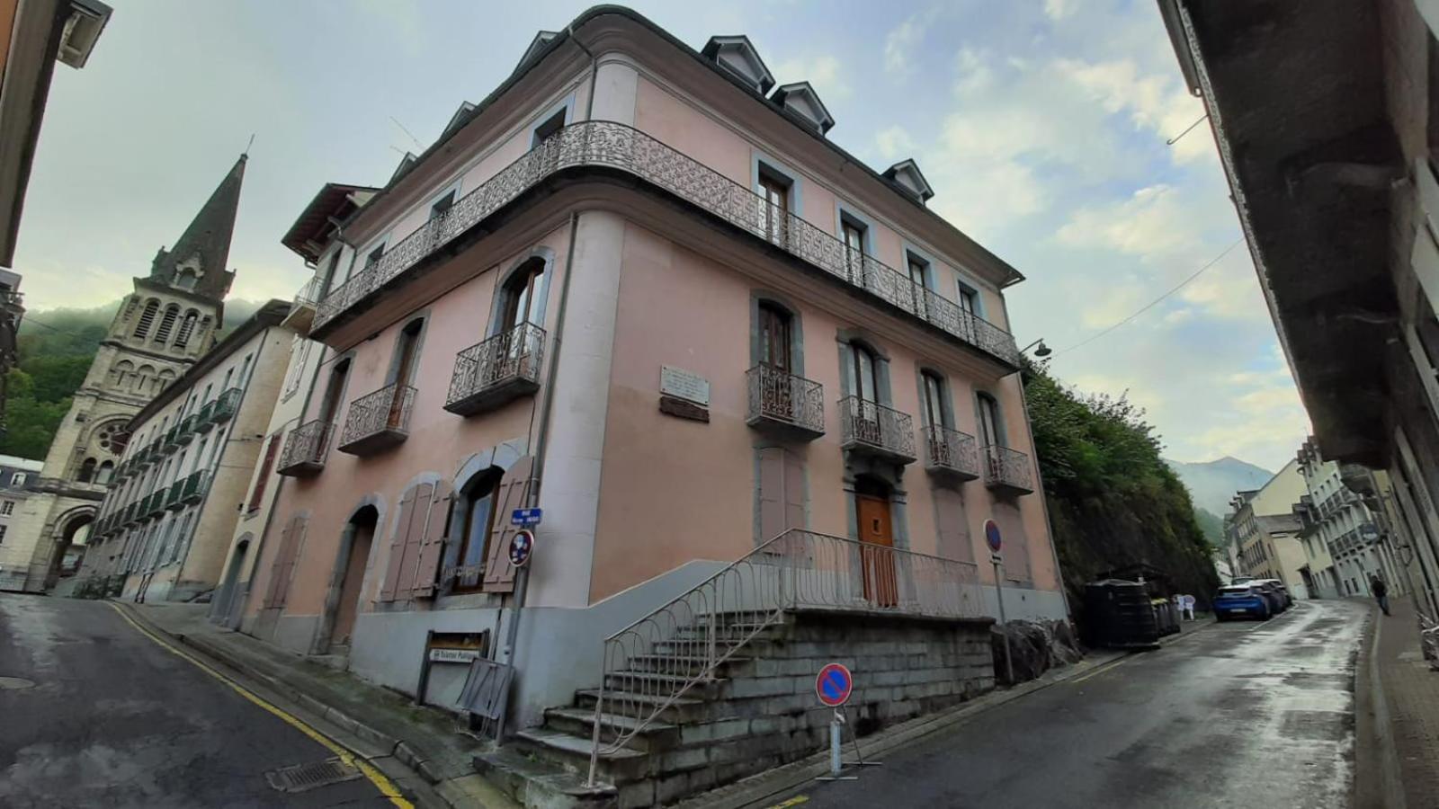 La Tourette Residence: Central Apartment with Wi-Fi and Mezzanine Cauterets Exterior photo